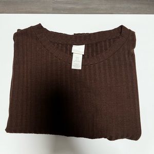brown t-shirt